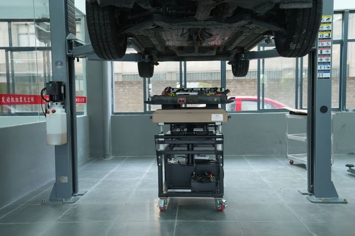 Thinkcar TVL-515 — підкатний підйомник для батарей електромобілів та агрегатів, 1,5 т